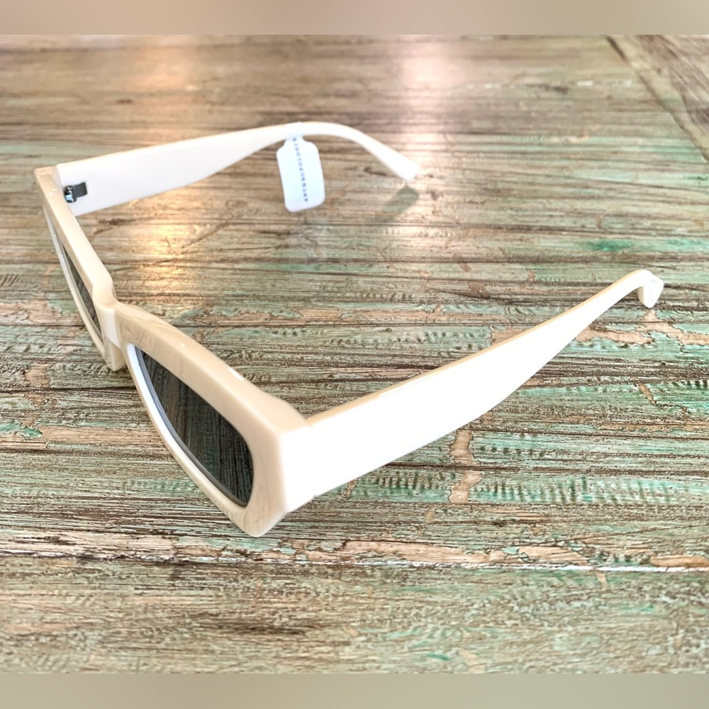 Anthropologie Chic Cream Colored Blocked Cat-eye Sunglasses - Picture 3 of 7